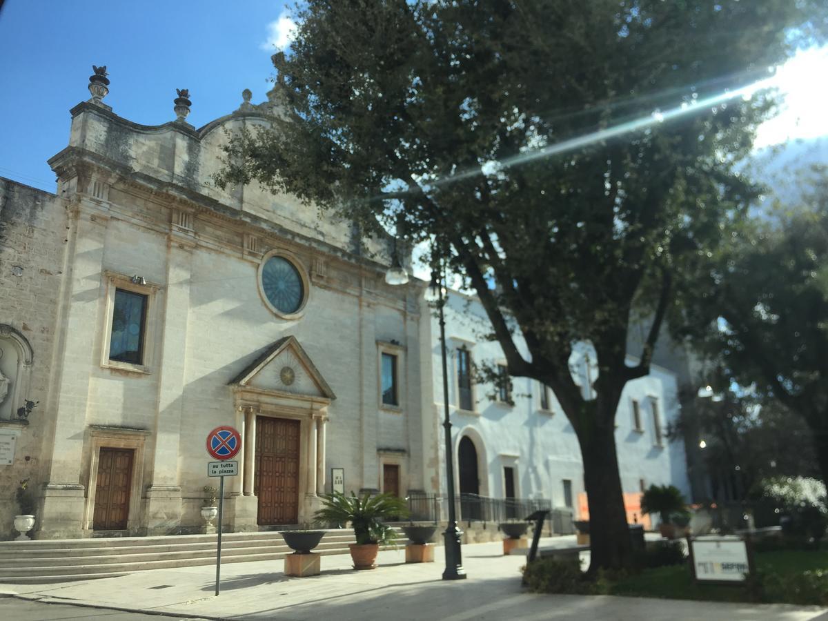 Villa La Serenata Di Pietro Taranto Bagian luar foto