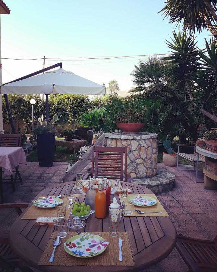 Villa La Serenata Di Pietro Taranto Bagian luar foto